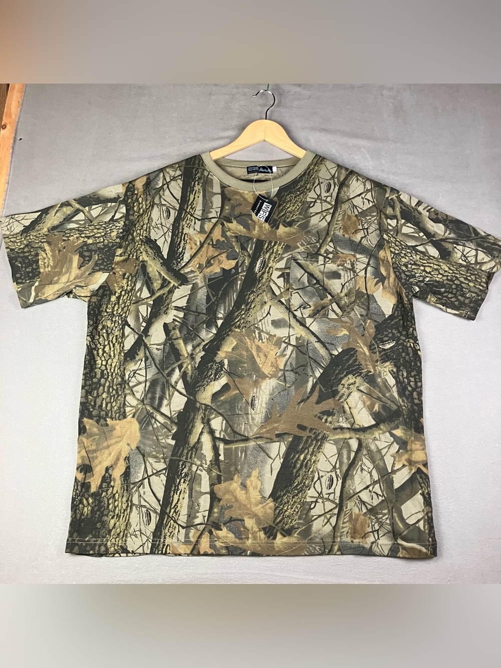Vintage WFS Element Gear Men’s Size XXL Realtree Camo Short Sleeve Pocket T NWT.